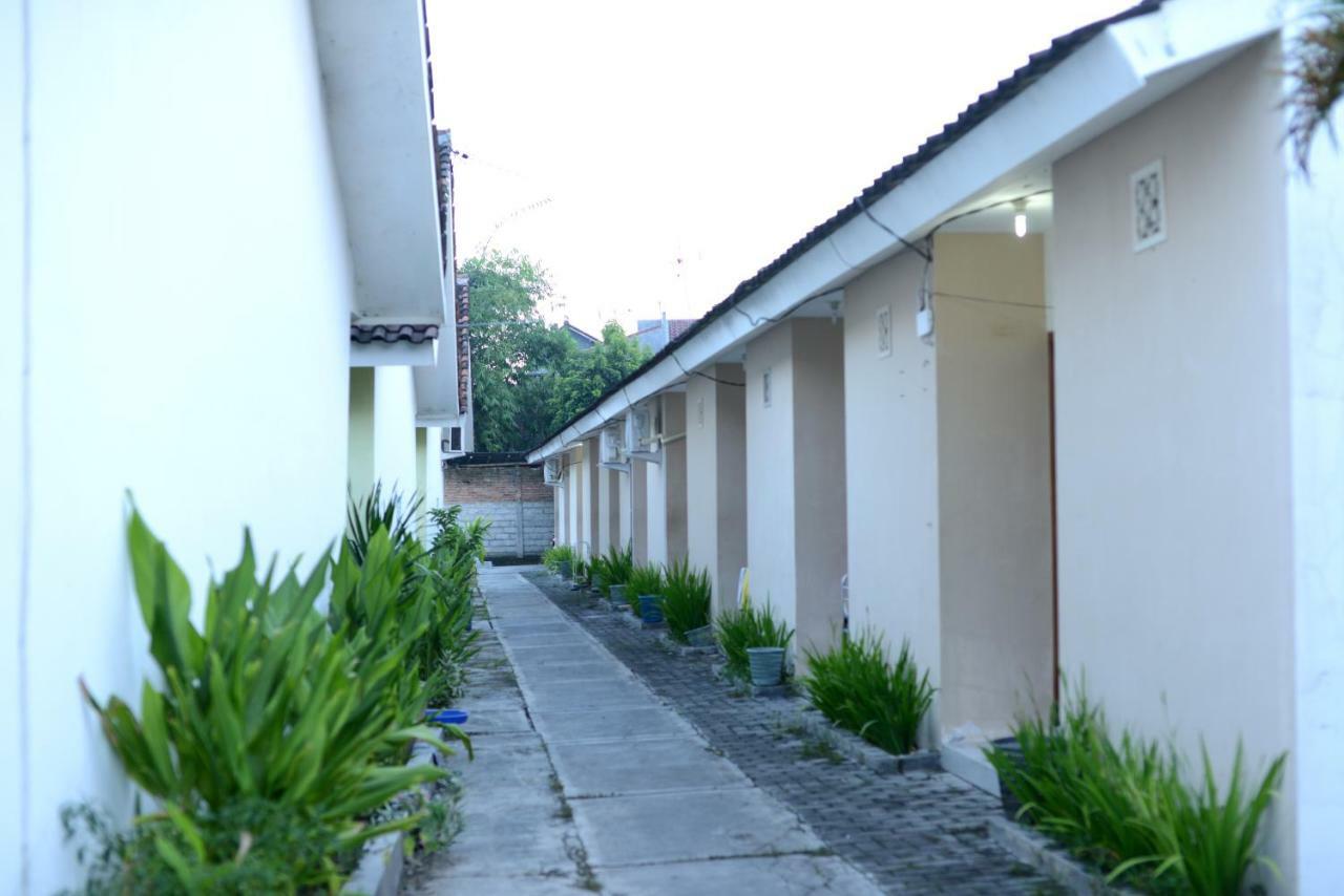 Reddoorz Syariah Plus Near Banyuwangi Airport Kültér fotó