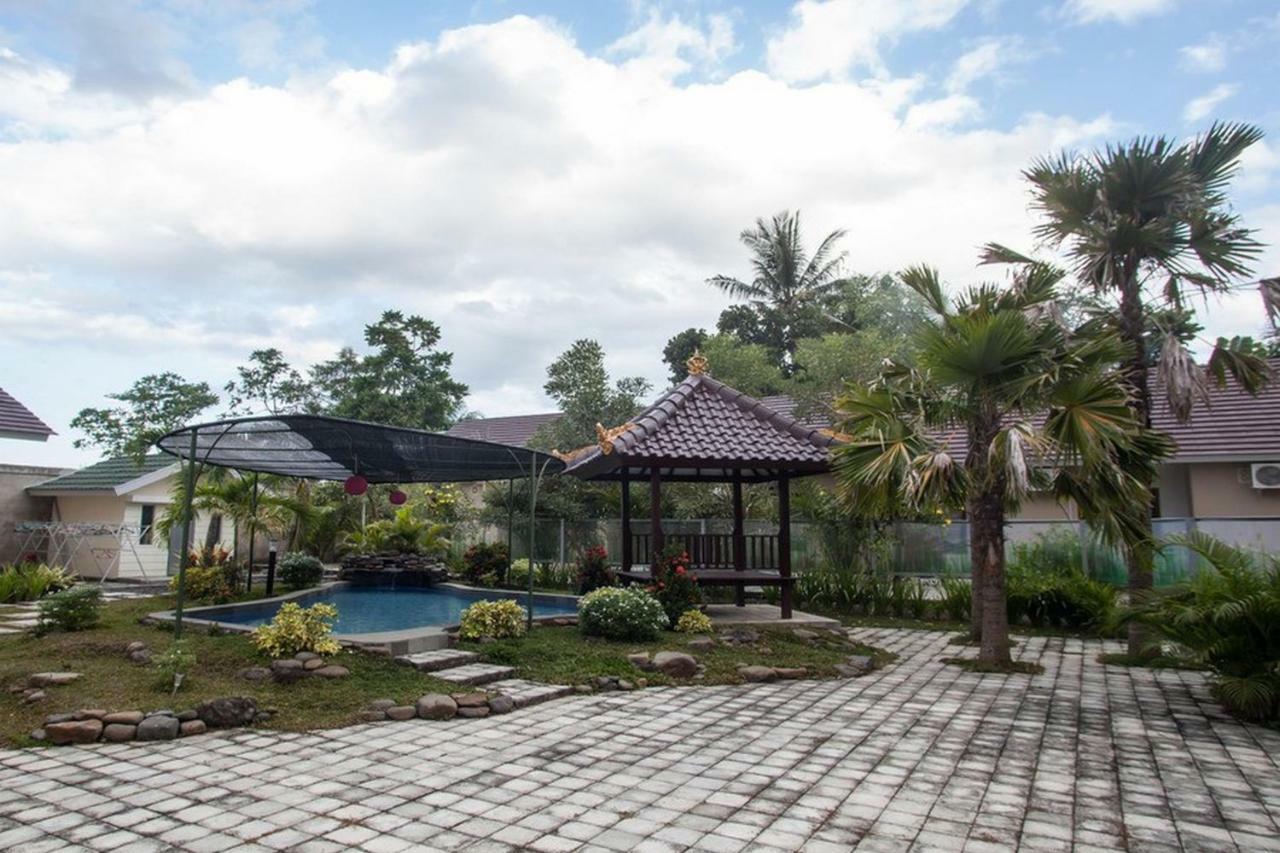 Reddoorz Syariah Plus Near Banyuwangi Airport Kültér fotó